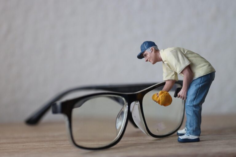 Glasses cleaning 7783103